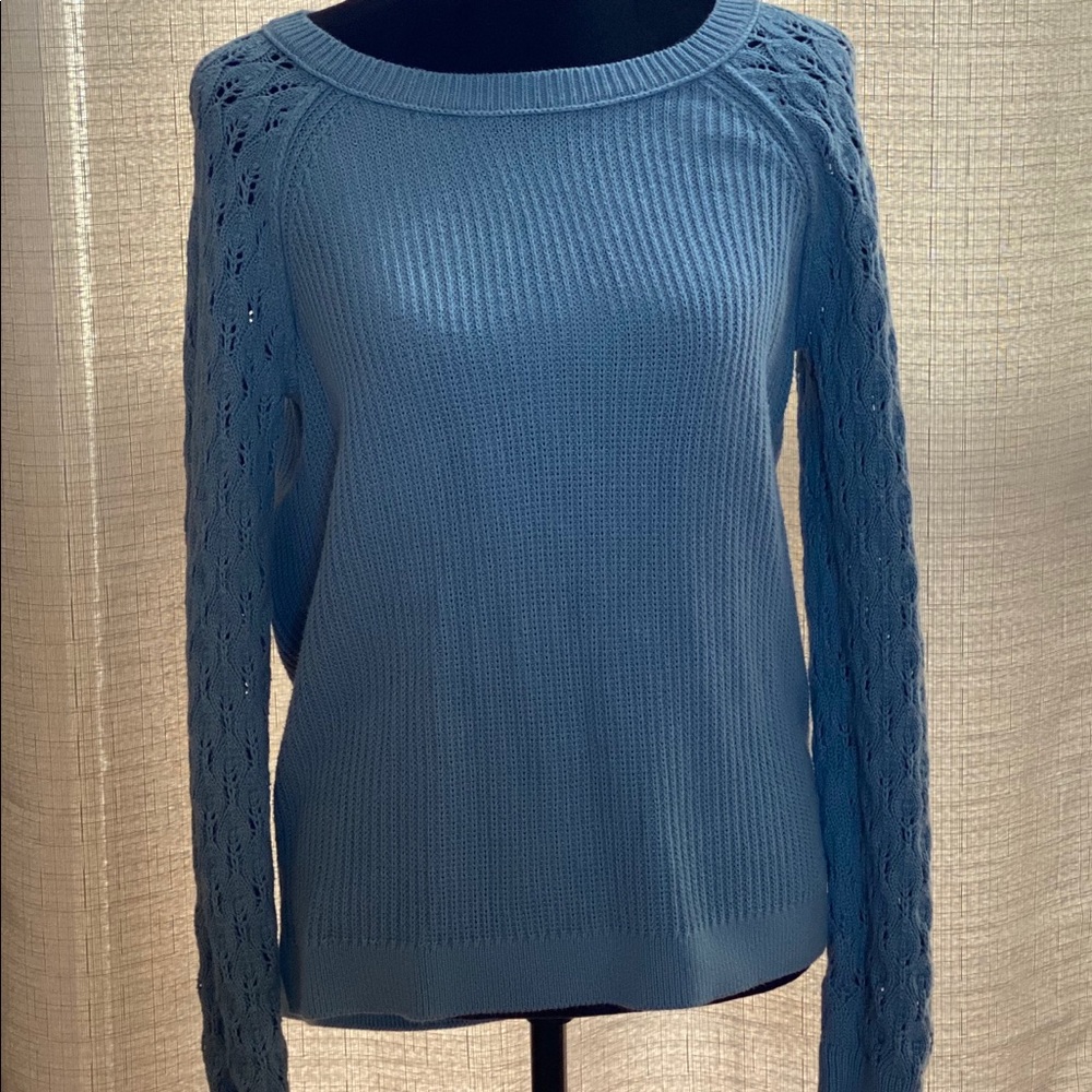 LOFT BLUE SCOOP NECK SWEATER (medium)